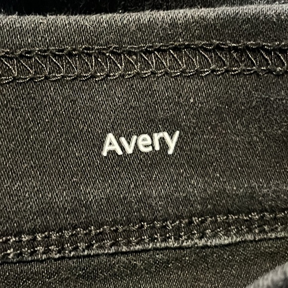 Gloria Vanderbilt All-around Slimming Effect, Avery Pull-on Capri, size 12 Black - Picture 5 of 7